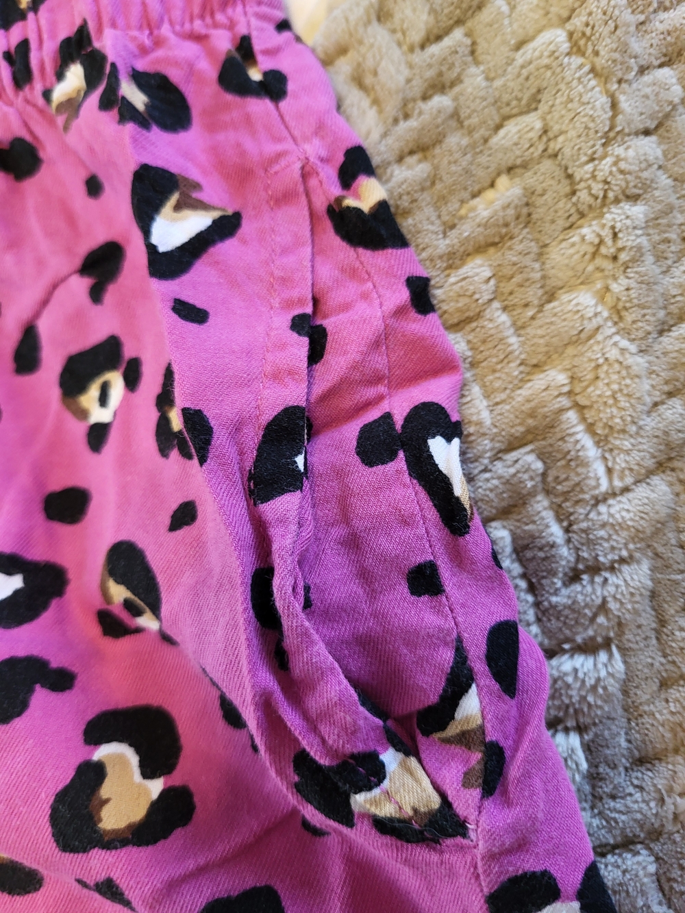 Dreamy Hearts & Leopard Women's Sleep Shorts - Pink & Fuchsia - Picture 10 of 11
